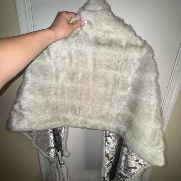 IMAN - Picture 4 of 4